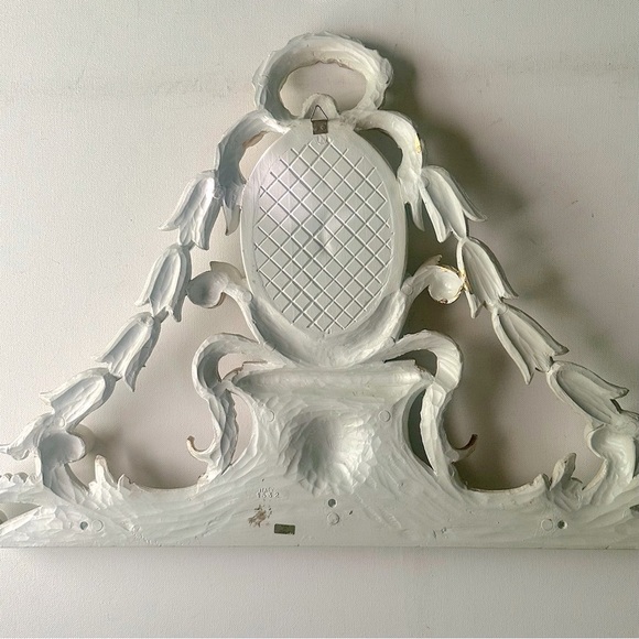 Vintage Baroque Style Regal Wall Plaque in Molded Plastic Made in Italy - Picture 8 of 14